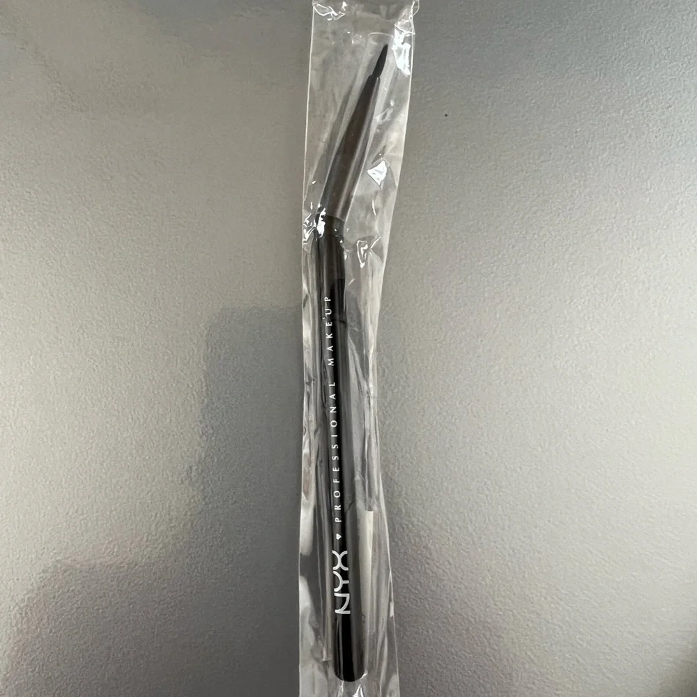 NYX Assortment of 11 Makeup Brushes NWOT - Picture 7 of 12